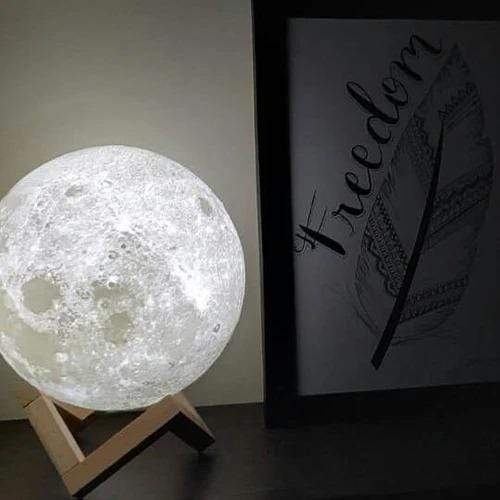Luminaria Luna em Formato de Lua - Led 3D